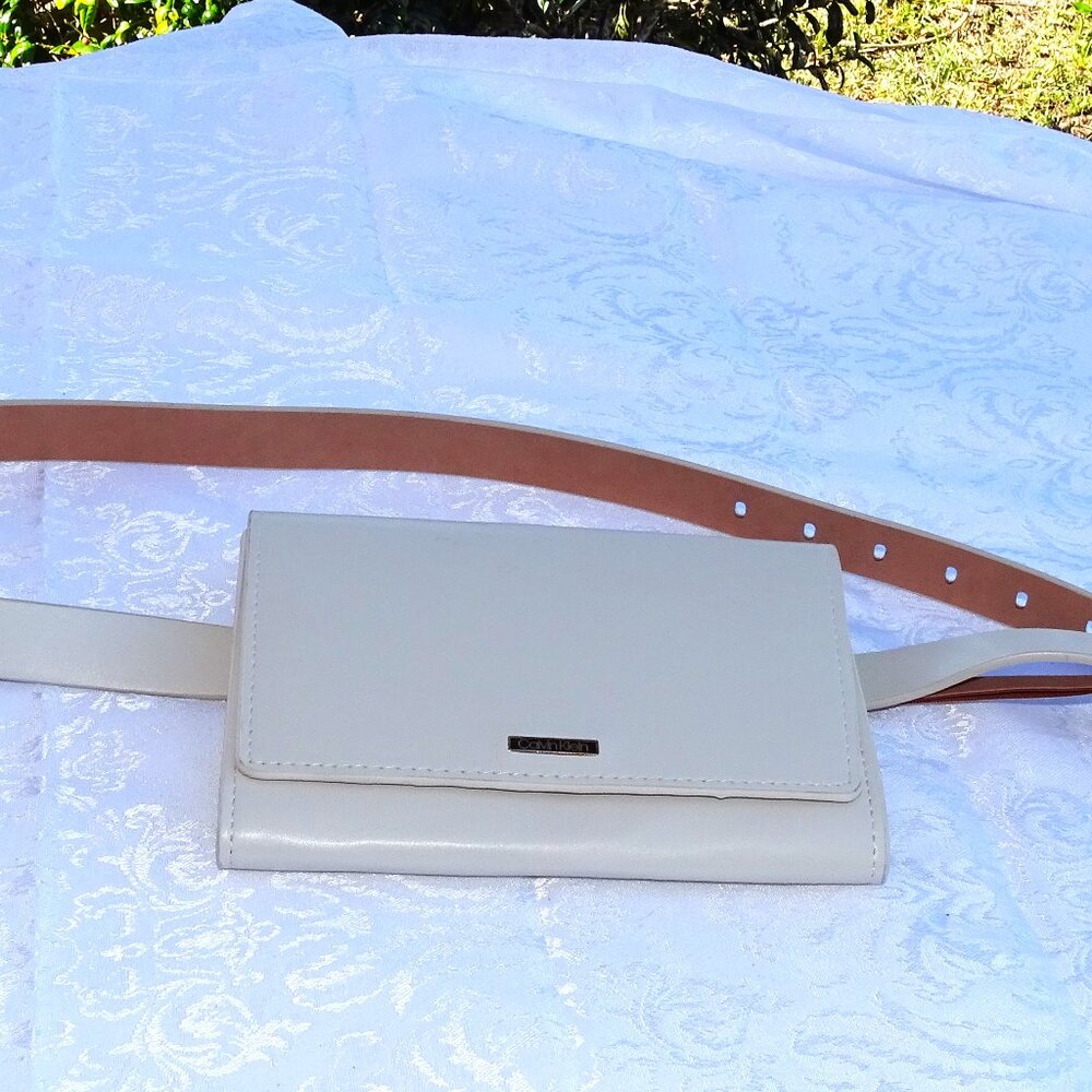 Calvin Klein Belt Bag Purse Crossbody,‎ Ivory Faux Leather, Large/XLarge New